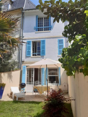 Maison 5 chambres, jardinet, accès plage